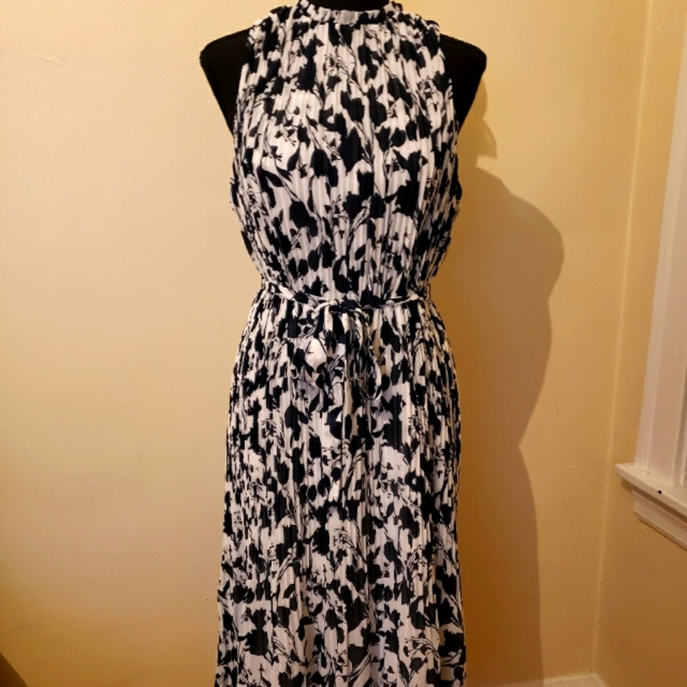 A New Day - Navy/ White pleated dress